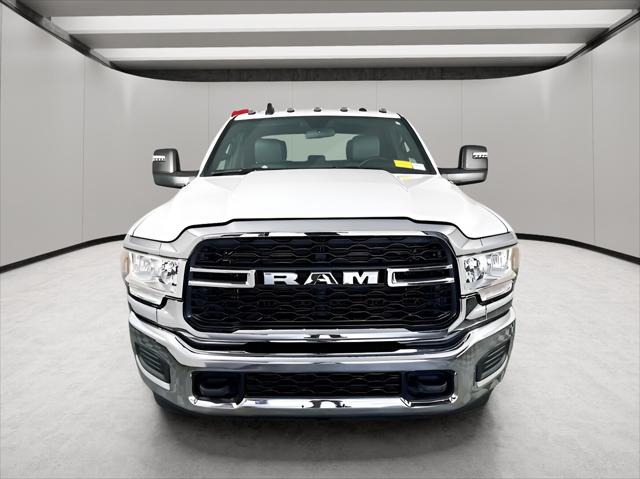 2024 RAM 3500 Tradesman Crew Cab 4x4 8 Box