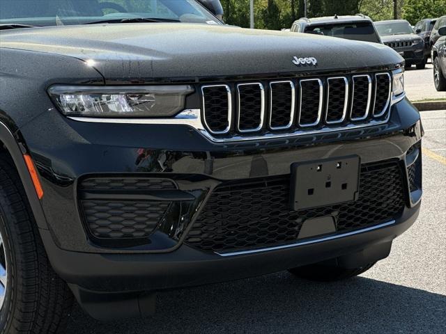 2025 Jeep Grand Cherokee GRAND CHEROKEE LAREDO 4X4