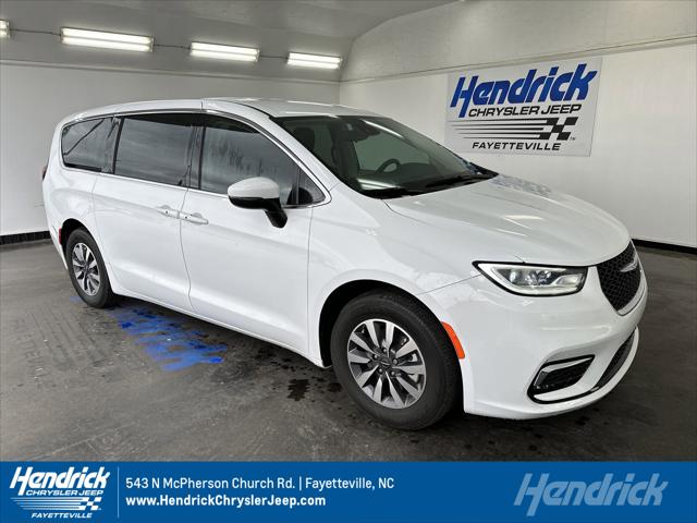 2023 Chrysler Pacifica Hybrid Touring L