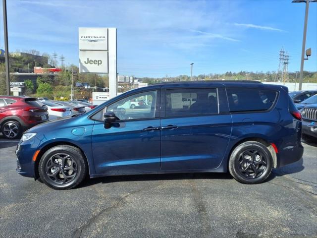 2024 Chrysler Pacifica Hybrid Premium S Appearance Pkg