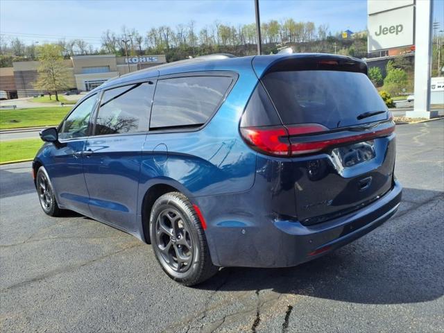 2024 Chrysler Pacifica Hybrid Premium S Appearance Pkg