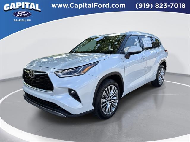 2022 Toyota Highlander Platinum