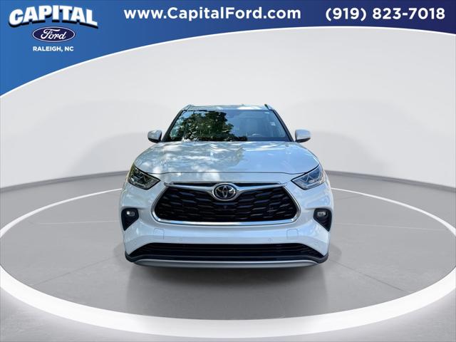 2022 Toyota Highlander Platinum