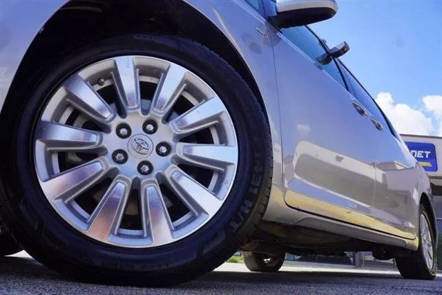 2017 Toyota Sienna LE 7 Passenger