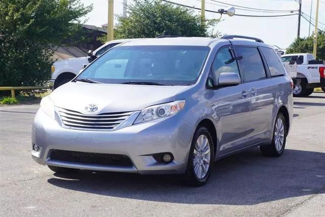 2017 Toyota Sienna LE 7 Passenger