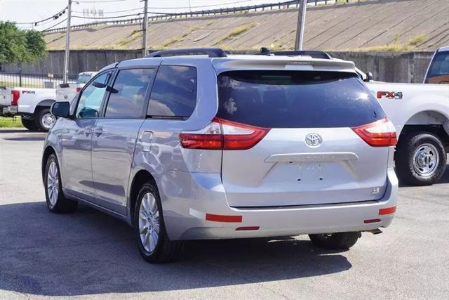 2017 Toyota Sienna LE 7 Passenger