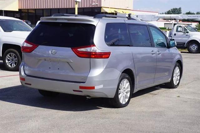 2017 Toyota Sienna LE 7 Passenger