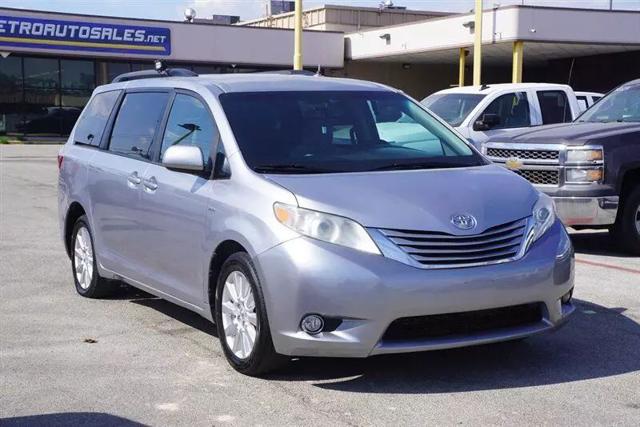 2017 Toyota Sienna LE 7 Passenger