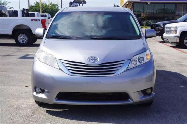 2017 Toyota Sienna LE 7 Passenger