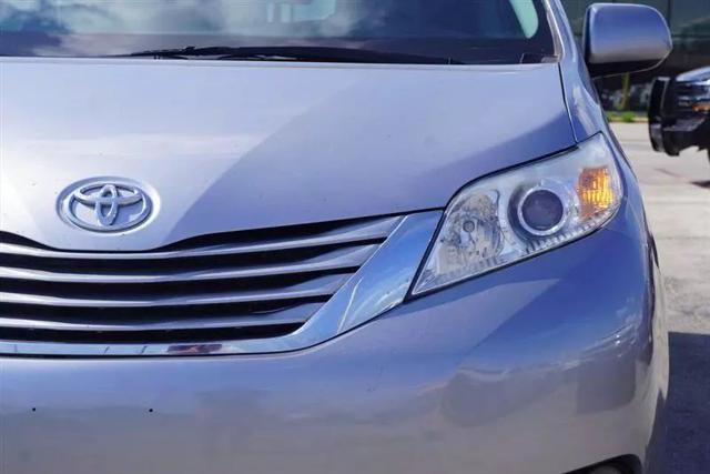 2017 Toyota Sienna LE 7 Passenger