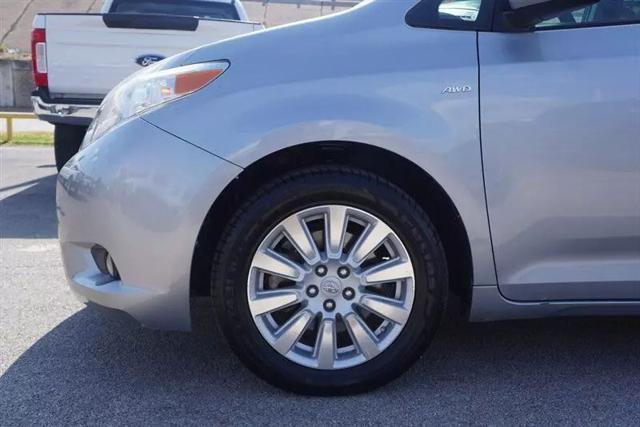 2017 Toyota Sienna LE 7 Passenger