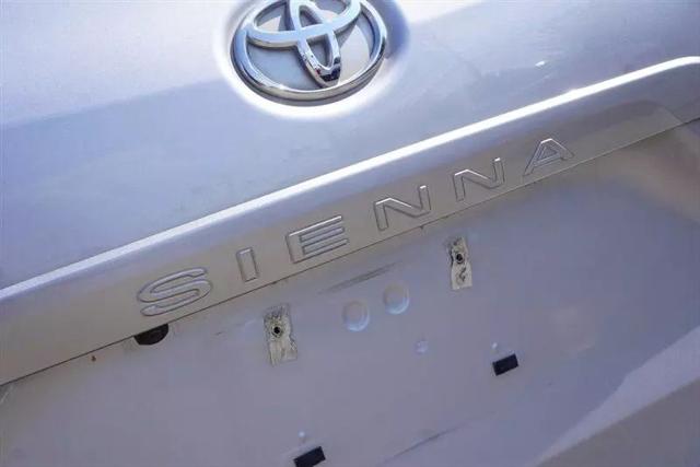2017 Toyota Sienna LE 7 Passenger