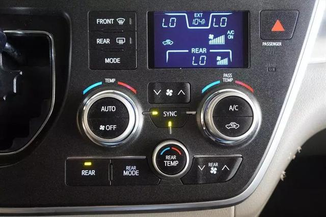 2017 Toyota Sienna LE 7 Passenger
