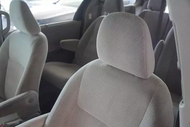 2017 Toyota Sienna LE 7 Passenger
