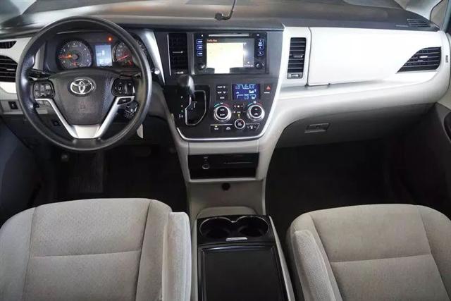 2017 Toyota Sienna LE 7 Passenger
