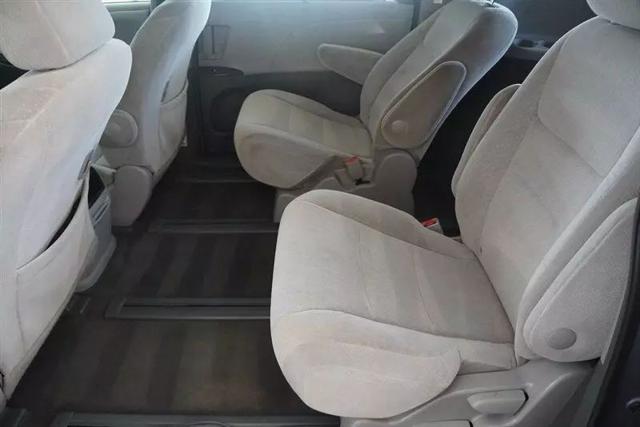 2017 Toyota Sienna LE 7 Passenger