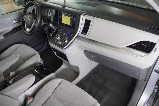 2017 Toyota Sienna LE 7 Passenger