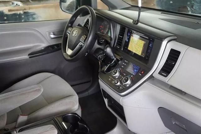 2017 Toyota Sienna LE 7 Passenger