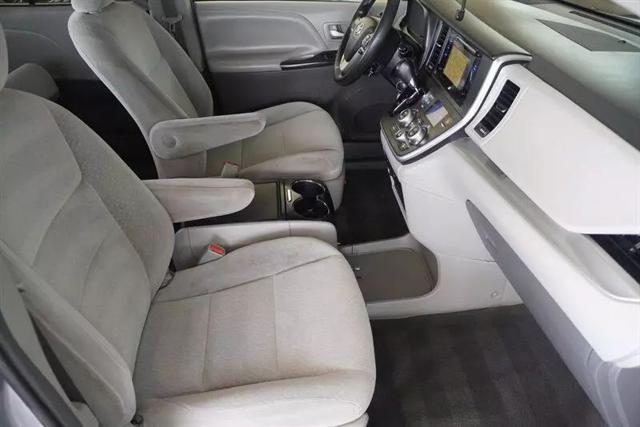 2017 Toyota Sienna LE 7 Passenger