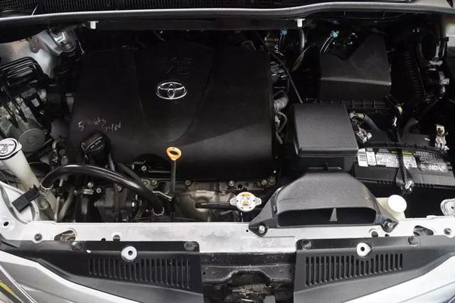2017 Toyota Sienna LE 7 Passenger