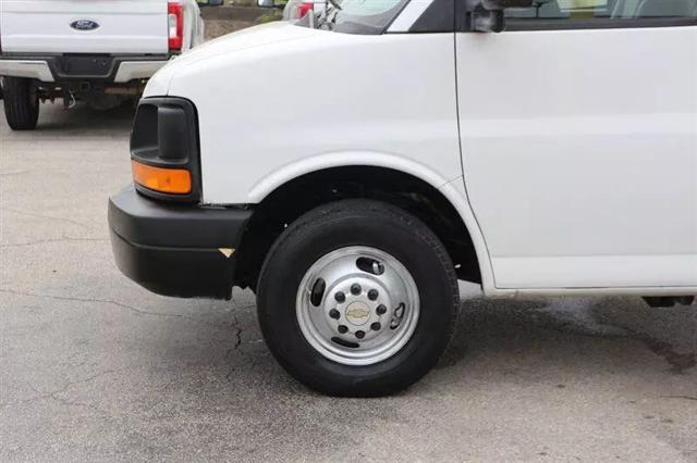2011 Chevrolet Express Cutaway Work Van