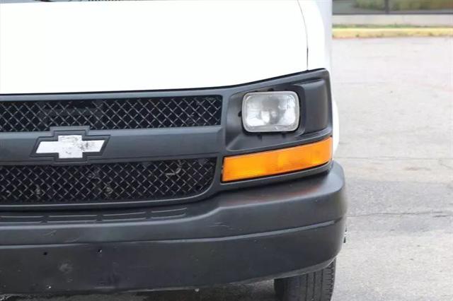 2011 Chevrolet Express Cutaway Work Van