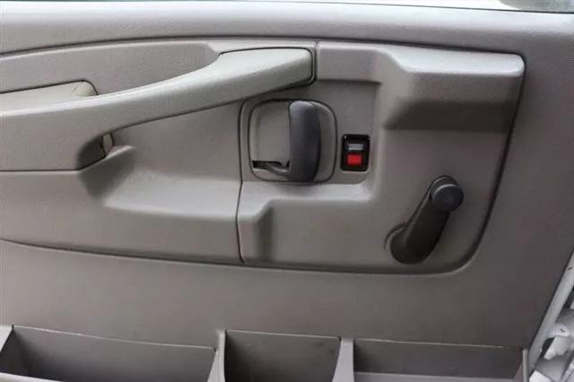 2011 Chevrolet Express Cutaway Work Van