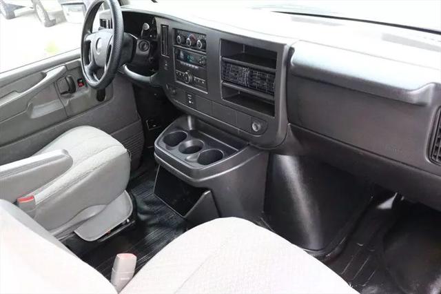 2011 Chevrolet Express Cutaway Work Van