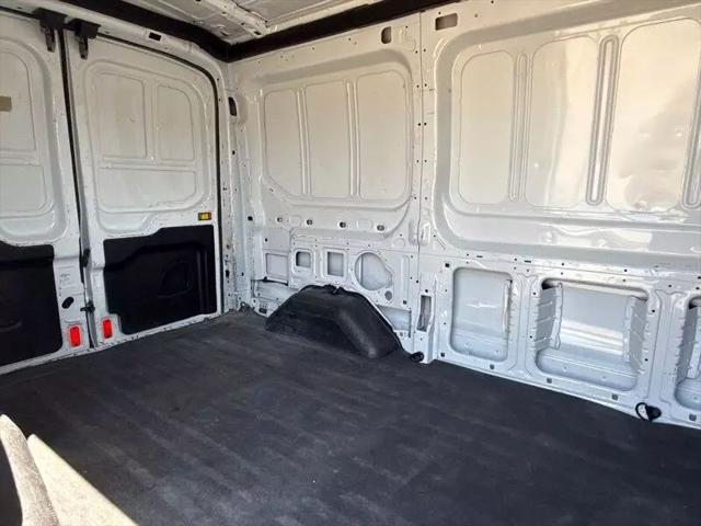 2015 Ford Transit Medium Roof w/Sliding Side Door w/RWB Van