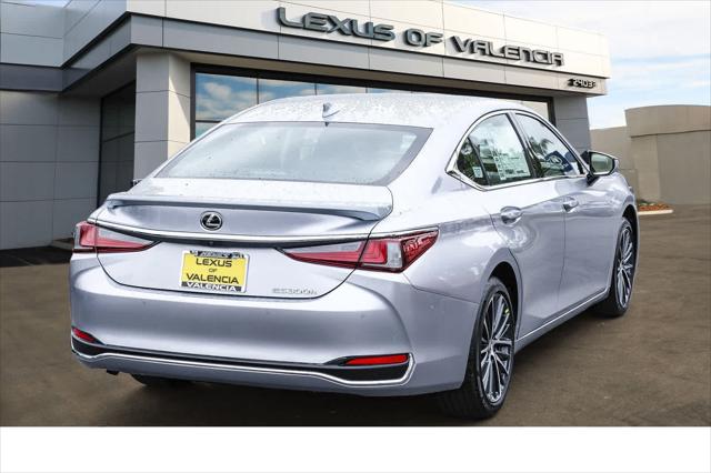 2025 Lexus ES 300h Unknown