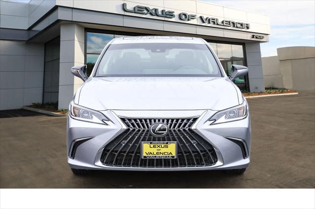 2025 Lexus ES 300h Unknown