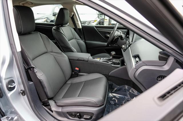2025 Lexus ES 300h Unknown