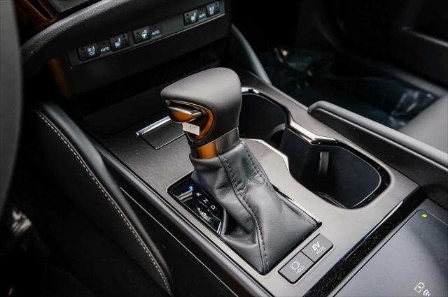 2025 Lexus ES 300h Unknown