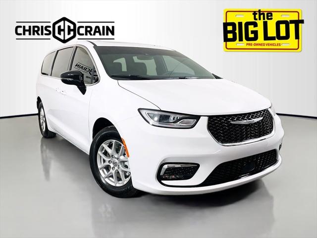 2025 Chrysler Pacifica PACIFICA SELECT