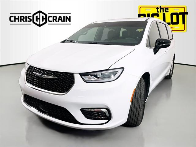2025 Chrysler Pacifica PACIFICA SELECT