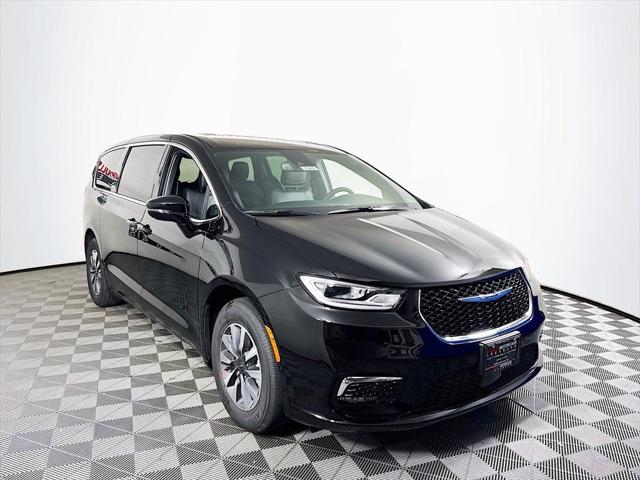 2025 Chrysler Pacifica Hybrid PACIFICA PLUG-IN HYBRID SELECT