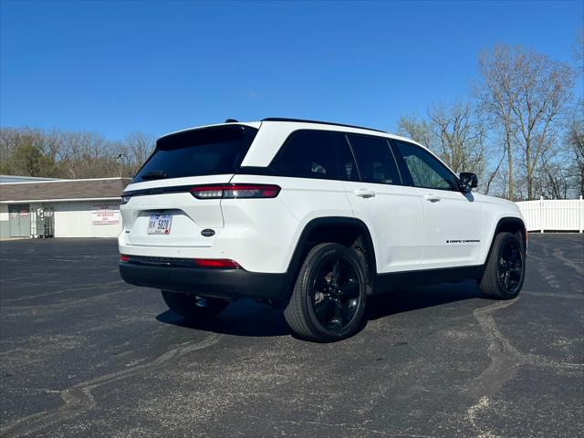 2022 Jeep Grand Cherokee Altitude 4x4 2022 Jeep Grand Cherokee Altitude 4x4
