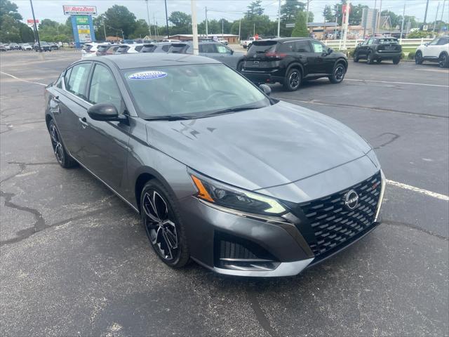 2023 Nissan Altima SR FWD