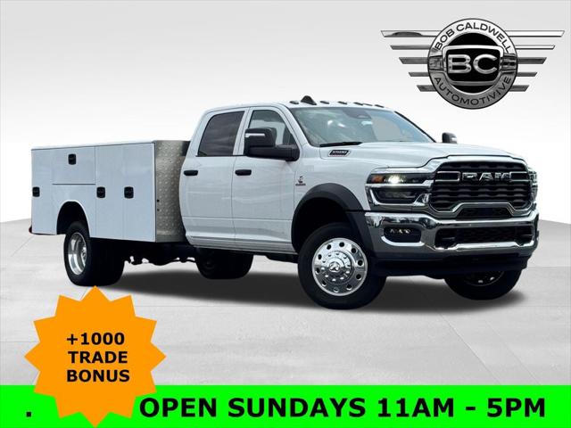 2025 RAM 5500 Chassis RAM 5500 TRADESMAN CHASSIS CREW CAB 4X4 84 CA