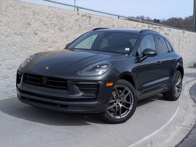 2025 Porsche Macan Unknown