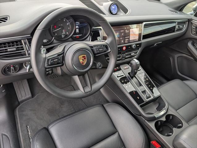 2025 Porsche Macan Unknown