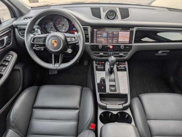 2025 Porsche Macan Unknown