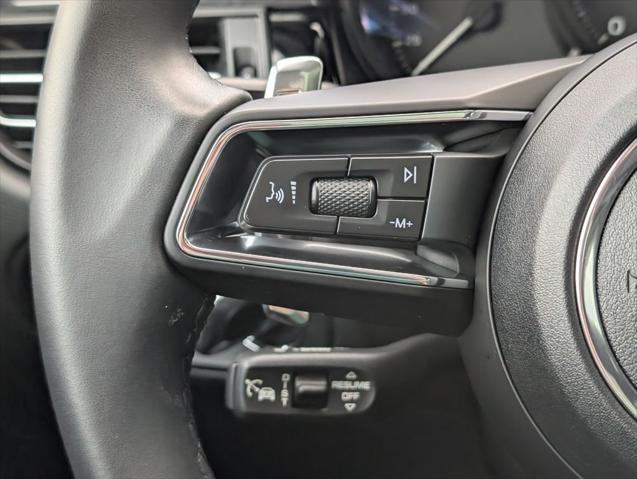 2025 Porsche Macan Unknown
