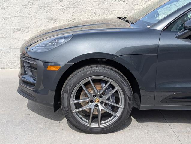 2025 Porsche Macan Unknown