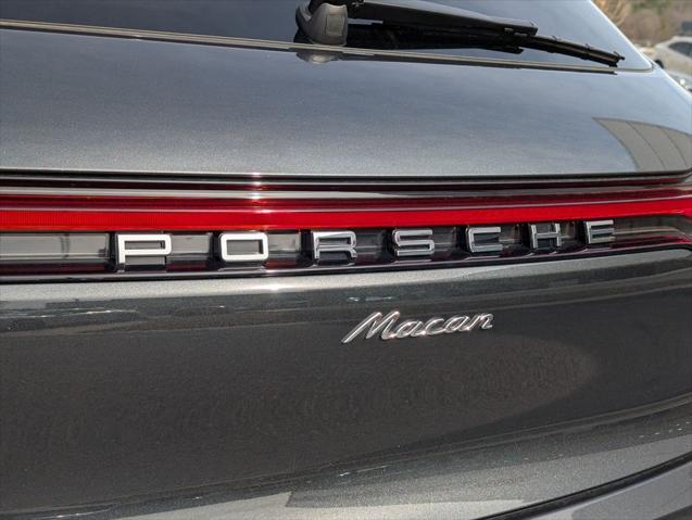 2025 Porsche Macan Unknown