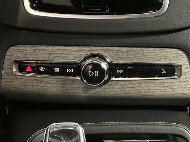 2022 Volvo XC90 Recharge T8 Inscription Extended Range 6P