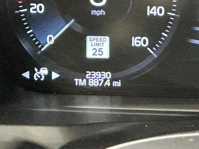 2022 Volvo XC90 Recharge T8 Inscription Extended Range 6P