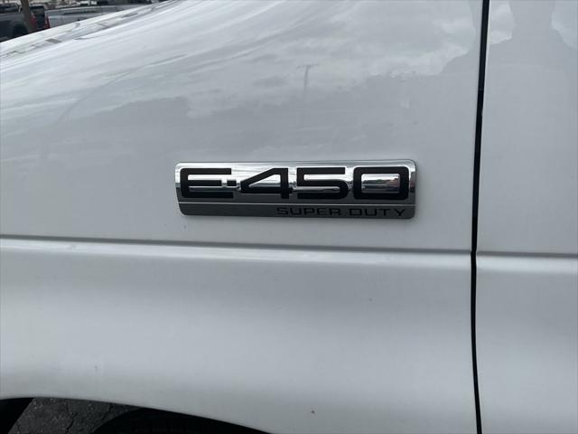 2025 Ford E-450 Cutaway Base 17 FT Box Truck