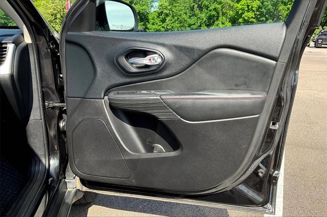 Used 2015 Jeep Cherokee For Sale in Olive Branch, MS