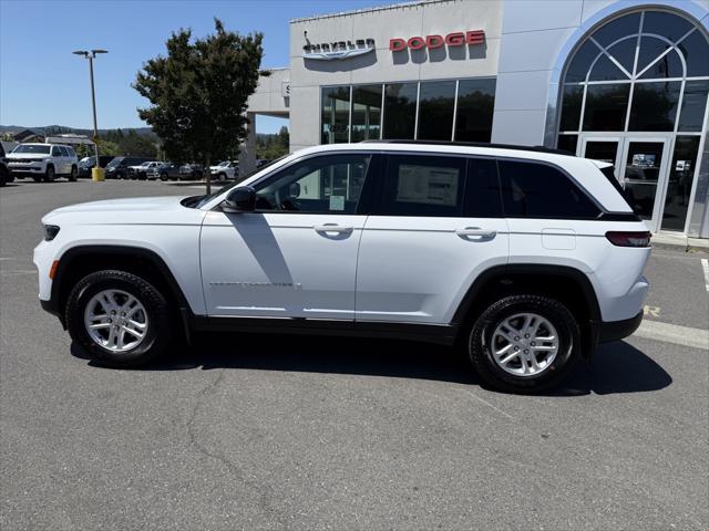 2025 Jeep Grand Cherokee GRAND CHEROKEE LAREDO 4X2
